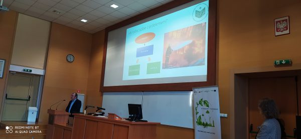 Na zdjęciu prezentacja z konferencji na Uniwersytecie Przyrodniczym w Poznaniu z okazji Dnia Klimatu