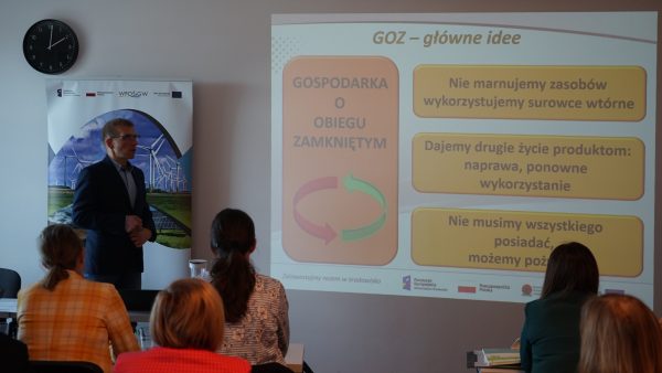 prowadzący szkolenie