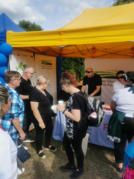 Stoisko wystawiennicze podczas dożynek.