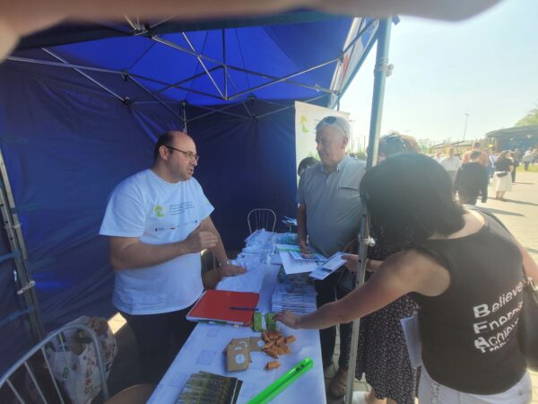 Stoisko WFOŚiGW w Poznaniu podczas Święta Miodu 2023 w gminie Koło.