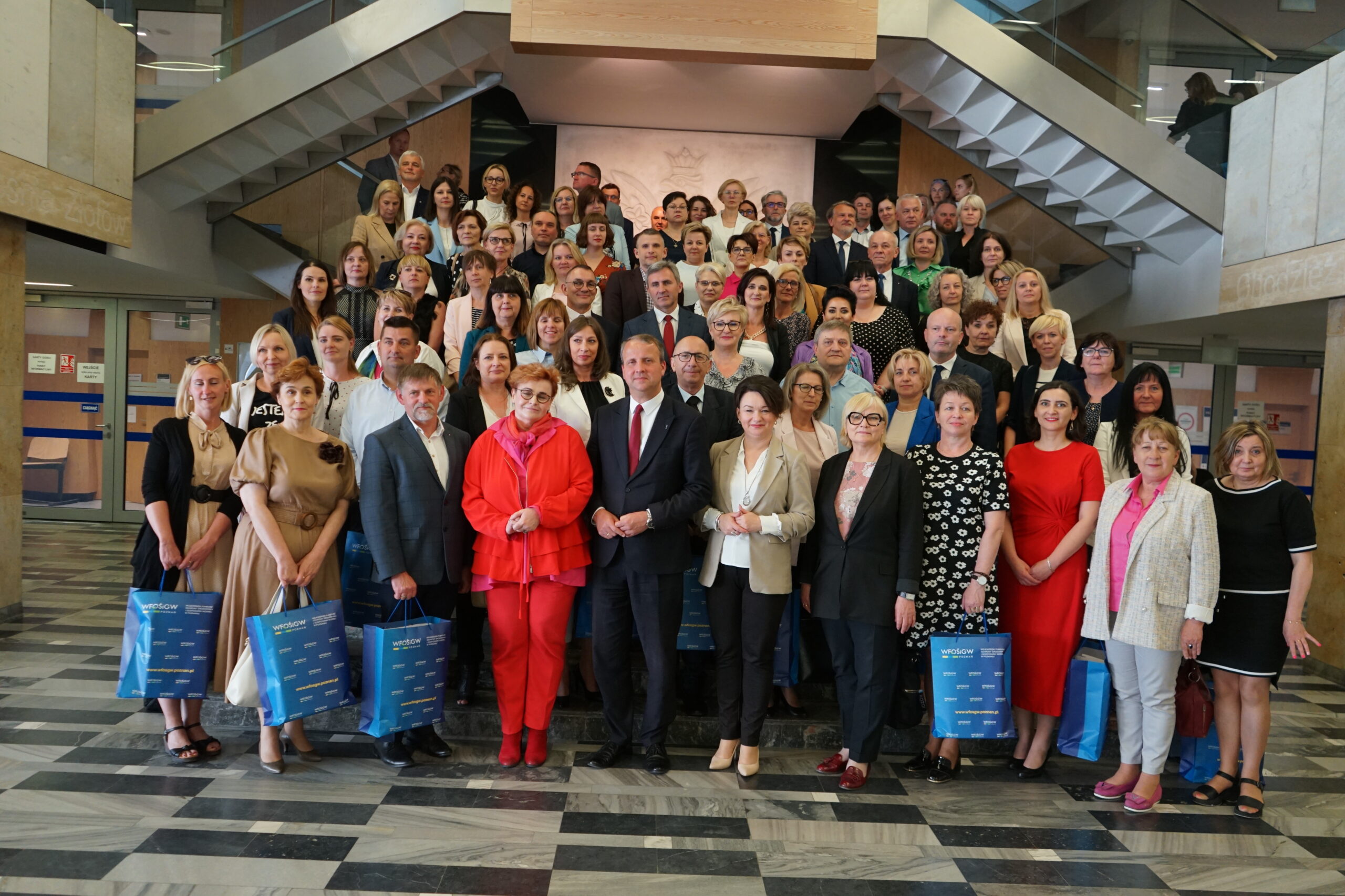 Wszyscy nagrodzeni na wspólnym zdjęciu