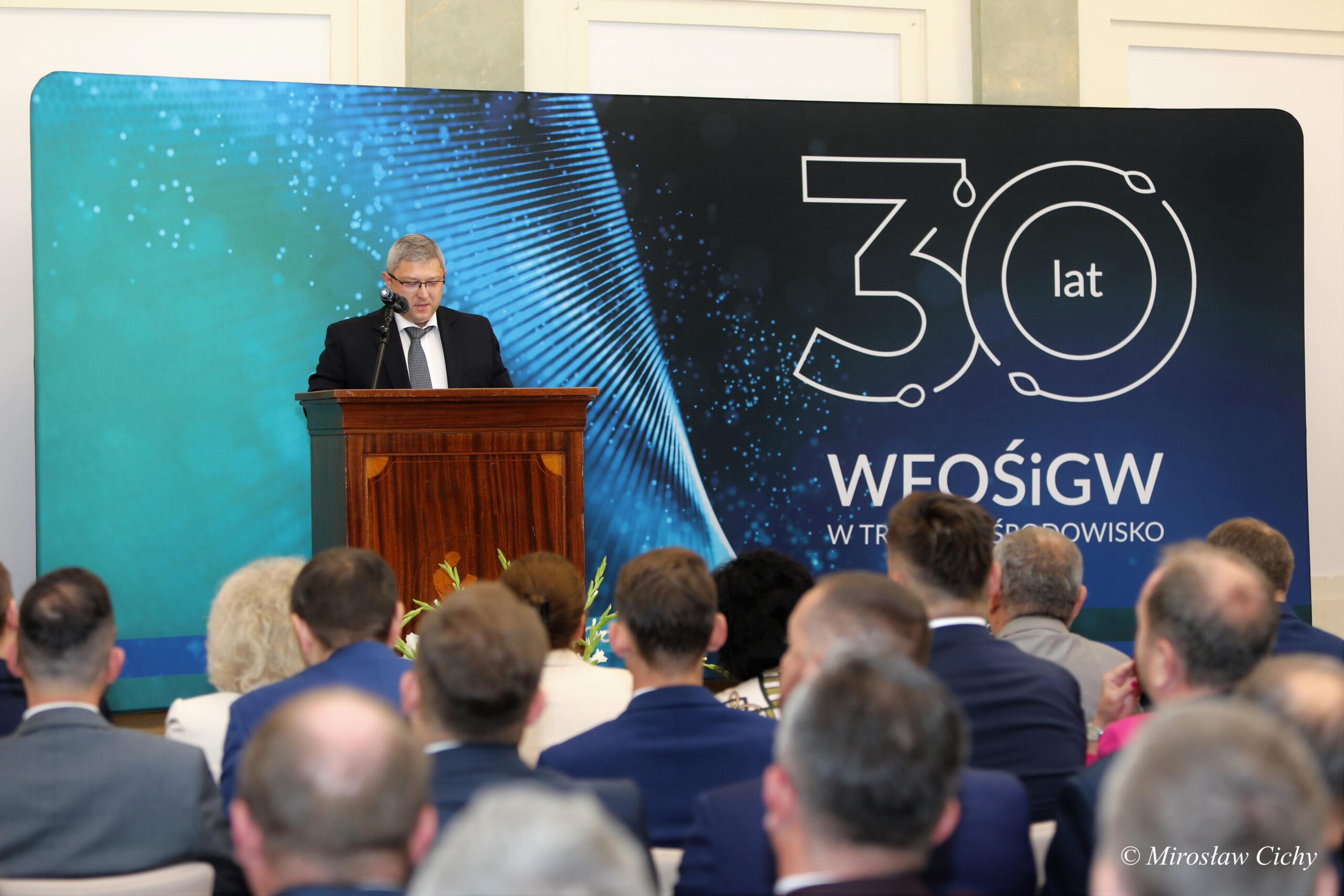 Prezes Narodowego Funduszu Ochrony Środowiska i Gospodarki Wodnej podczas przemówienia.