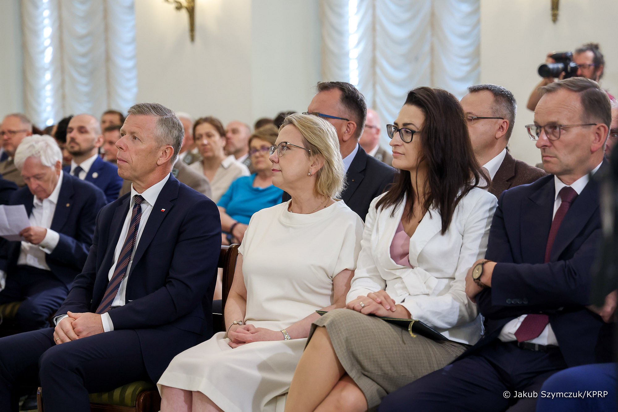 Sala wypełniona ludźmi