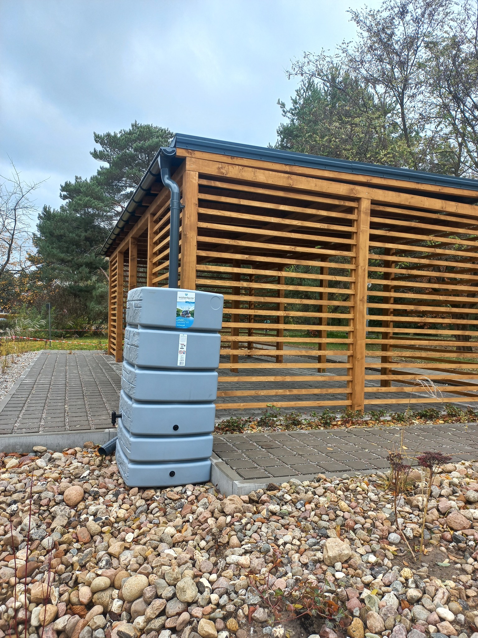 Demonstracyjny ogród klimatyczny przy Collegium Geographicum Uniwersytetu im. Adama Mickiewicza