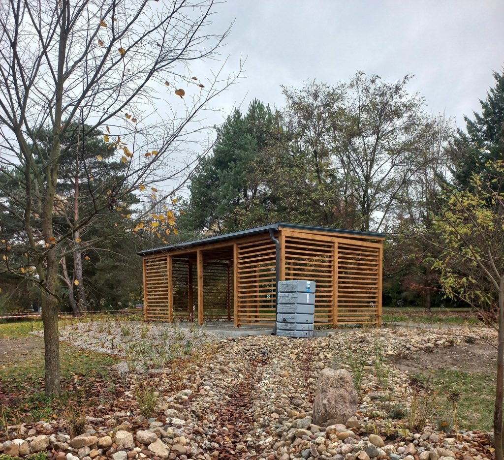 Demonstracyjny ogród klimatyczny przy Collegium Geographicum Uniwersytetu im. Adama Mickiewicza