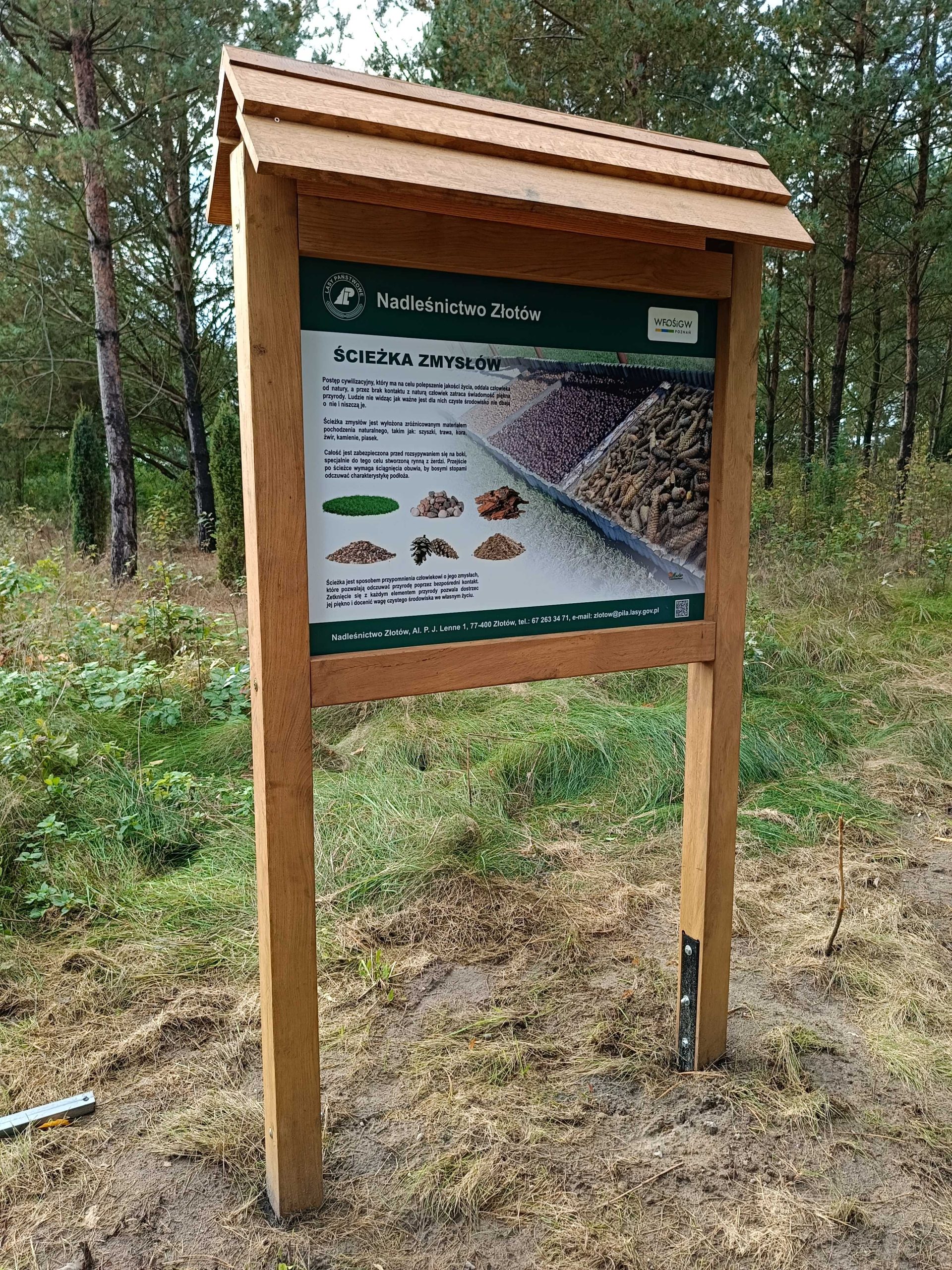 Jedna z tablic edukacyjnych na terenie realizowanego przedsięwzięcia w Ośrodku "Zwierzyniec"