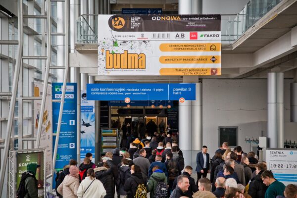 Widok hali targowej z góry podczas Targów Budma 2024